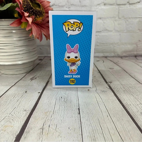 Funko pop Disney Daisy Duck 1192 - Picture 4 of 5